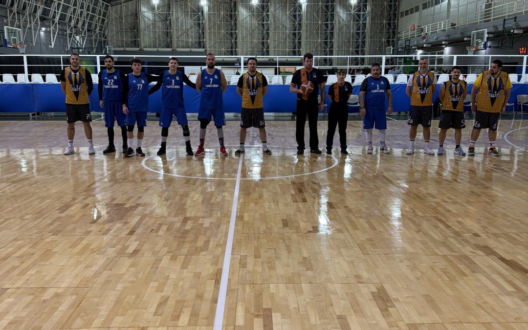 Suits — Tsakos 62-61